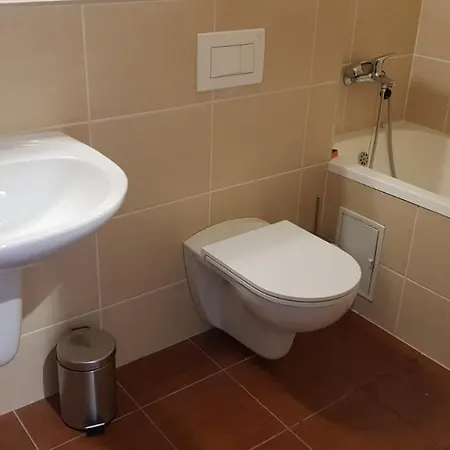 Apartmentsbnb828 *